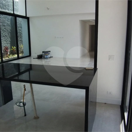 Casa à venda com 3 suítes em Jardim Paulista, Atibaia, SP