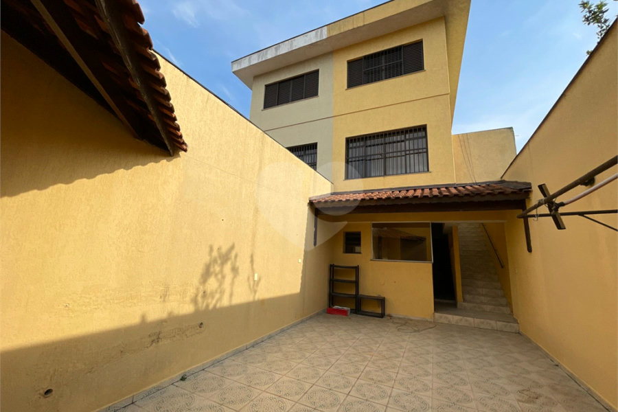 Sobrado à venda com 4 quartos, sendo 1 suíte, em Vila Nova Cachoeirinha, São Paulo, SP