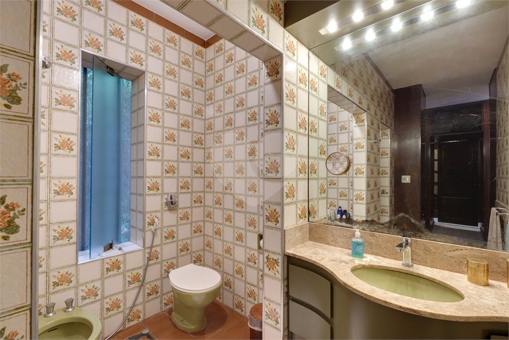 Casa à venda com 4 quartos, sendo 1 suíte, em Guarapiranga, São Paulo, SP