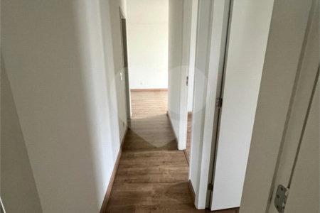 Apartamento à venda com 3 quartos, sendo 1 suíte,  em Parque Reboucas, São Paulo, SP