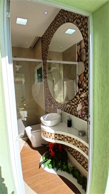 Casa à venda com 3 suítes no condomínio Figueira Garden, Atibaia - SP