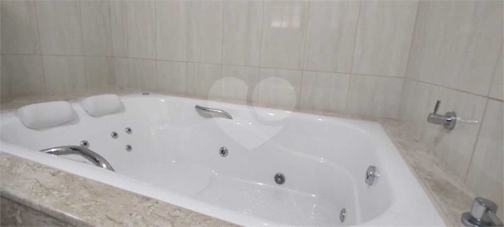 Casa à venda com 4 suítes no Centro, Extrema, MG