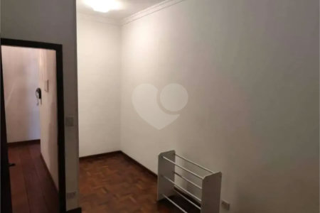 Sobrado à venda com 4 quartos, sendo 2 suítes, em Lapa, São Paulo, SP