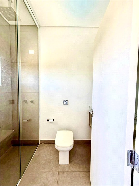 Casa à venda com 4 quartos, sendo 3 suítes, no condomínio Village Araçoiaba, Araçoiaba da Serra - SP