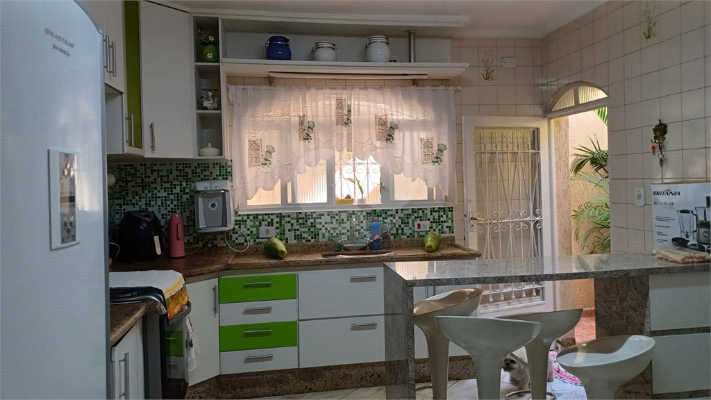 Sobrado à venda com 3 quartos em Vila Giordano, São Paulo, SP