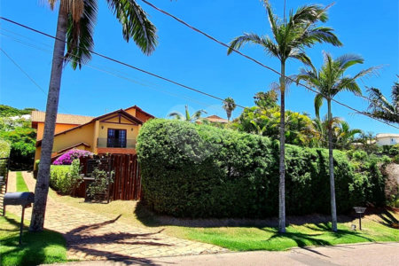 Casa à venda com 4 quartos, sendo 2 suítes, no condomínio Santo Antonio I, Itu - SP