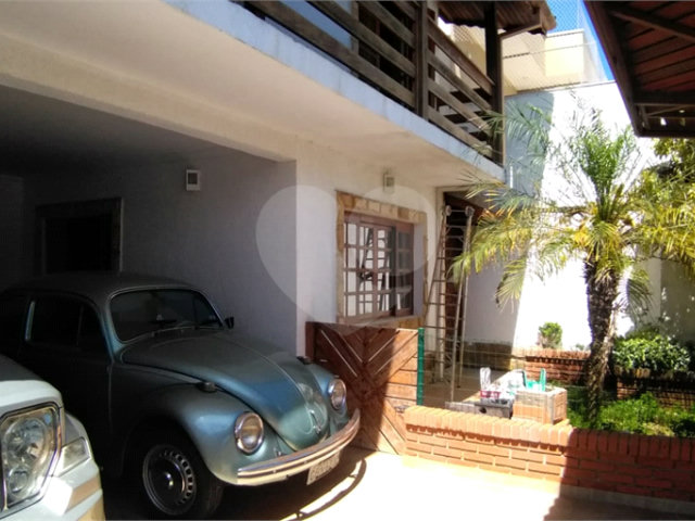 Casa à venda com 4 quartos, sendo 2 suítes,  em Barreiro, Mairiporã, SP