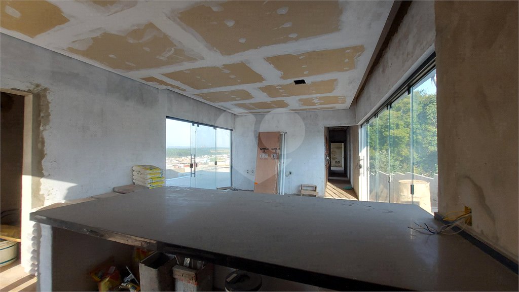 Casa à venda com 3 quartos, sendo 1 suíte, no condomínio Residencial Fazenda Alta Vista, Salto de Pirapora - SP