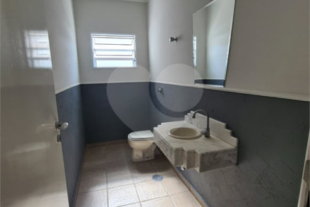 Casa à venda com 3 quartos, sendo 2 suítes, no condomínio Terras de São Francisco, Vinhedo - SP