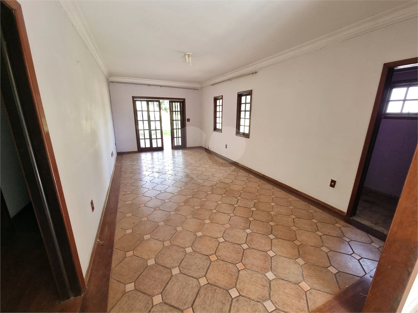 Casa à venda com 3 quartos, sendo 1 suíte, no condomínio São Joaquim, Vinhedo - SP
