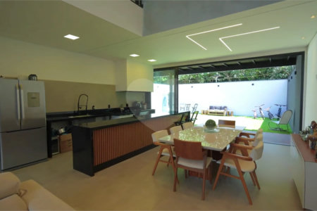 Casa à venda com 3 suítes em Pinheirinho, Vinhedo, SP