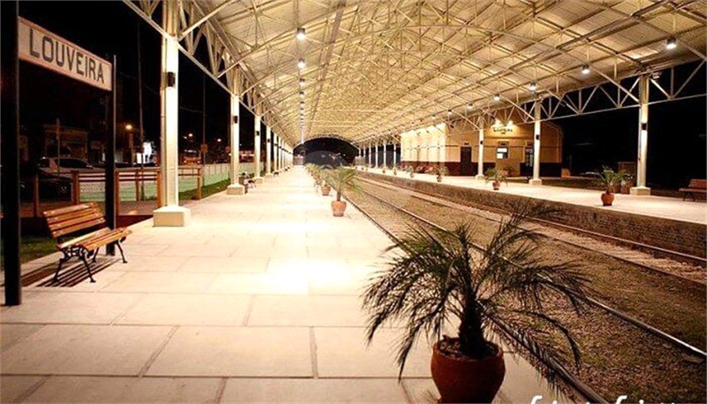 Terreno à venda com 1 suíte no condomínio Picollo Villaggio, Louveira - SP
