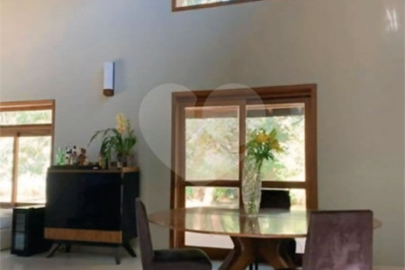 Casa à venda com 5 quartos, sendo 4 suítes, em Transurb, Itapevi, SP