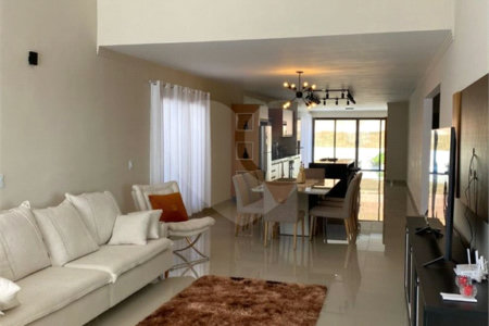 Casa à venda com 3 suítes em Taipas de Pedras (mailasqui), São Roque, SP