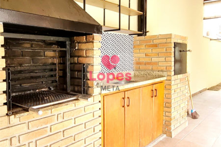 Casa à venda com 4 quartos, sendo 2 suítes, no condomínio Colinas, São José dos Campos - SP