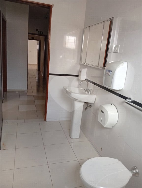 Casa para alugar com 9 quartos, sendo 3 suítes, em Jardim Panorama, Sorocaba, SP