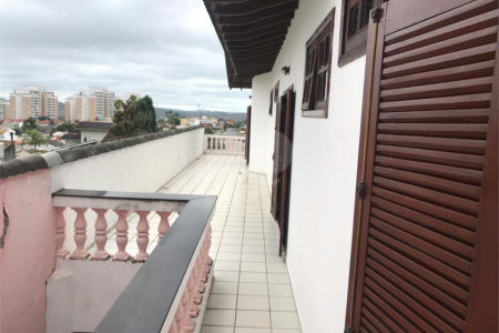 Casa à venda com 2 quartos, sendo 3 suítes, em Vila Oliveira, Mogi das Cruzes, SP