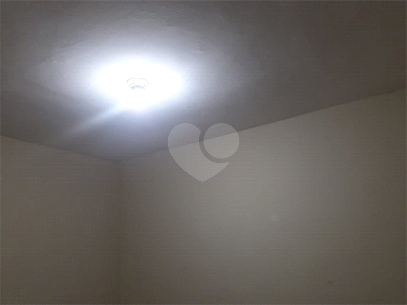 Casa Térrea à venda com 4 quartos, sendo 1 suíte, em Vila Constança, São Paulo, SP