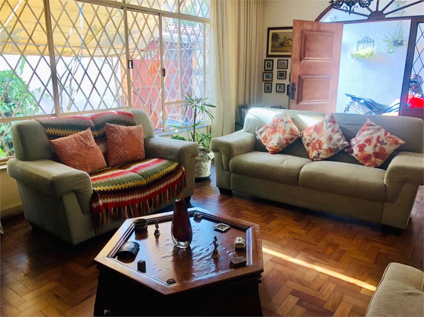 Sobrado à venda com 5 suítes em Vila Cordeiro, São Paulo, SP