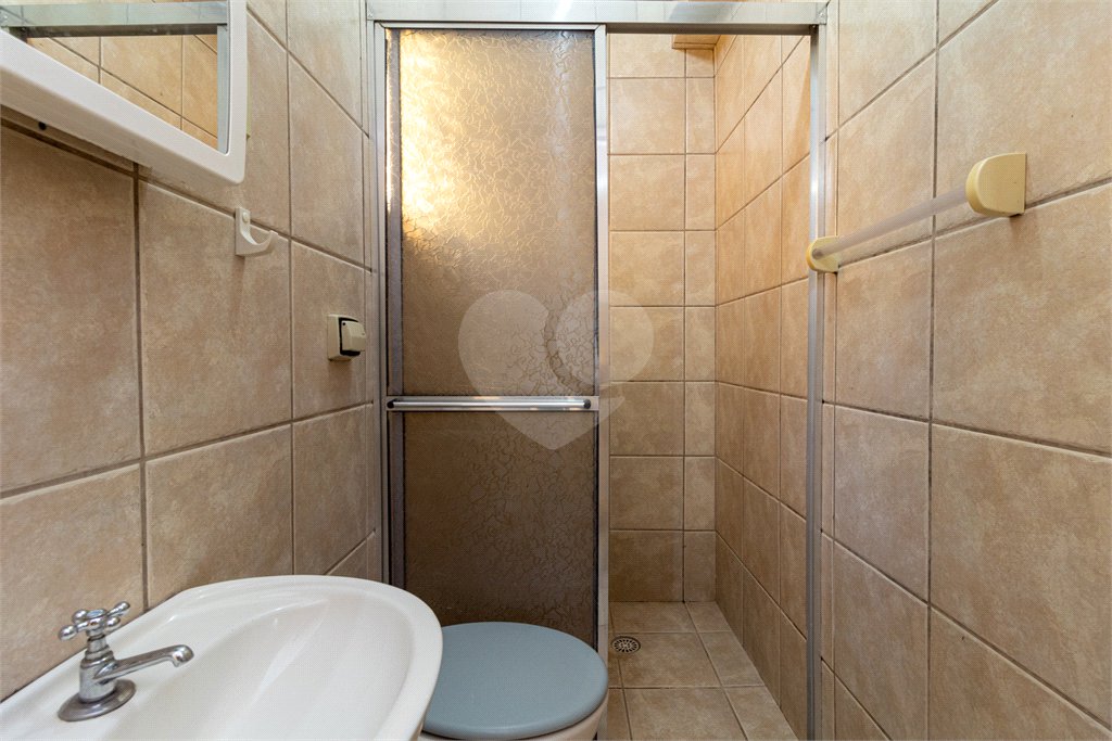 Casa à venda com 3 quartos, sendo 1 suíte, em Jardim Paris, São Paulo, SP