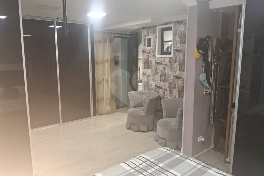 Sobrado à venda com 4 suítes em Vila Portuguesa, São Paulo, SP