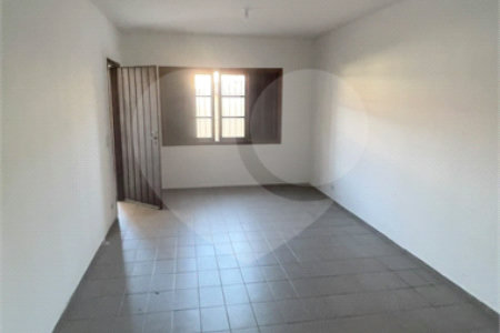 Sobrado à venda com 4 quartos, sendo 1 suíte,  em Jardim Ester Yolanda, São Paulo, SP
