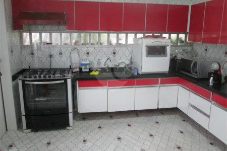 Casa à venda com 4 quartos, sendo 2 suítes, em Jardim Guedala, São Paulo, SP