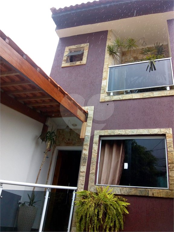 Sobrado à venda com 3 suítes em Itaquera, São Paulo, SP