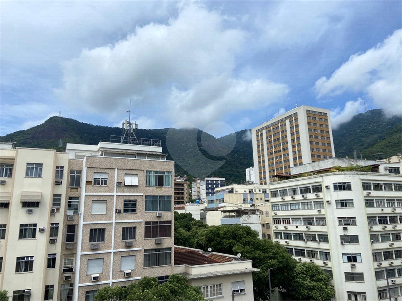 Apartamento à venda com 3 quartos, sendo 1 suíte,  em Tijuca, Rio de Janeiro, RJ