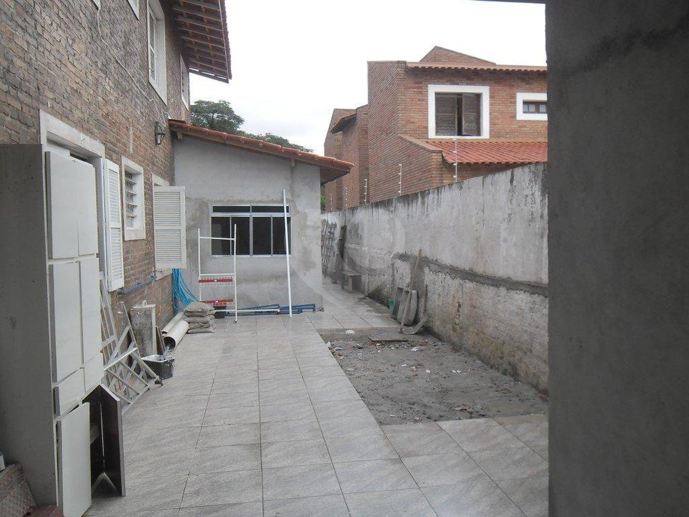 Sobrado à venda com 8 quartos, sendo 2 suítes, em Campo Belo, São Paulo, SP