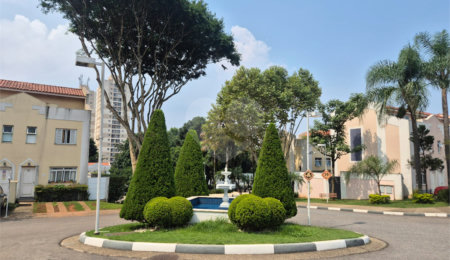 Casa à venda com 3 quartos, sendo 2 suítes, no condomínio Quintas Marajoara, São Paulo - SP
