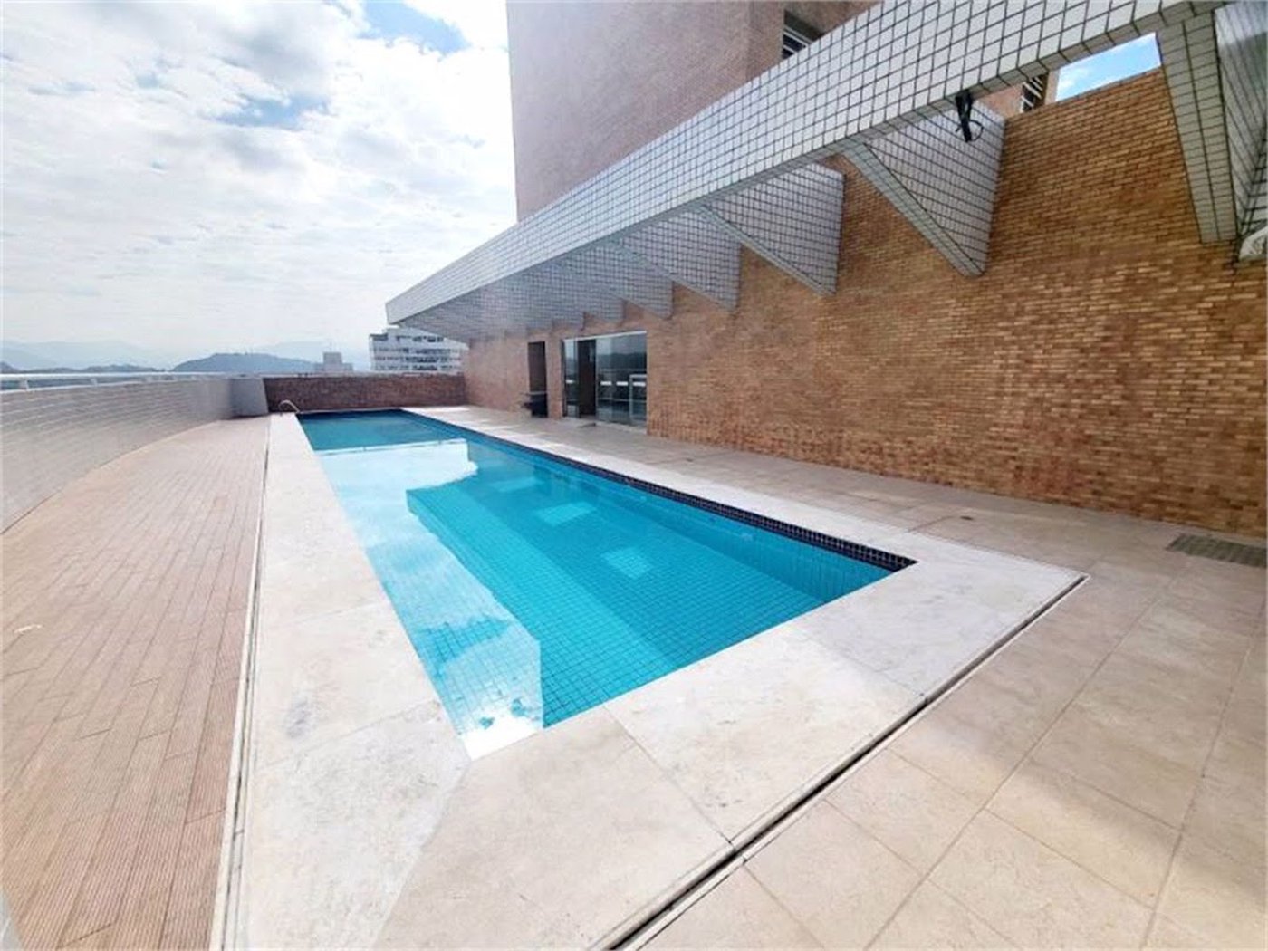 Apartamento Residencial à venda, Gonzaga, Santos - AP1004.