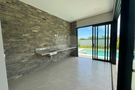 Casa à venda com 4 suítes no condomínio Villas do Golf, Itu - SP