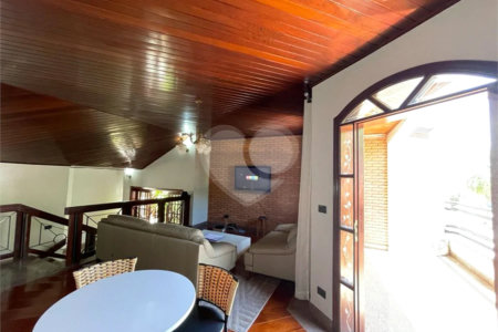 Casa à venda com 6 quartos, sendo 1 suíte, no condomínio Granja Olga I, Sorocaba - SP