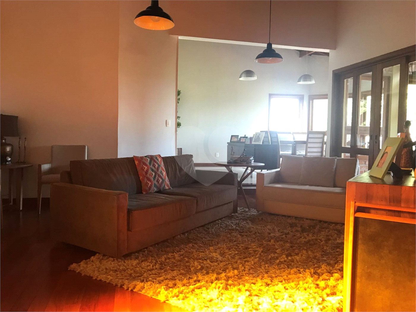 Casa à venda com 4 quartos, sendo 3 suítes, no condomínio Alpes da Cantareira, Mairiporã - SP