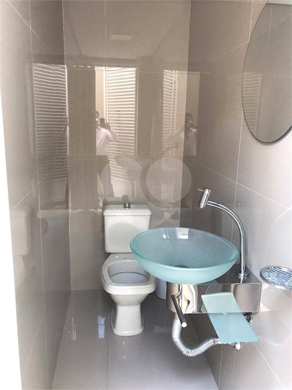 Sobrado à venda com 3 quartos, sendo 1 suíte,  em Vila Varela, Poá, SP