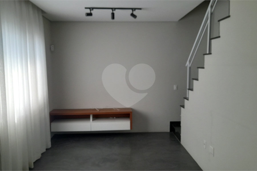 Casa à venda com 2 suítes no condomínio Residencial Matos, São Paulo - SP