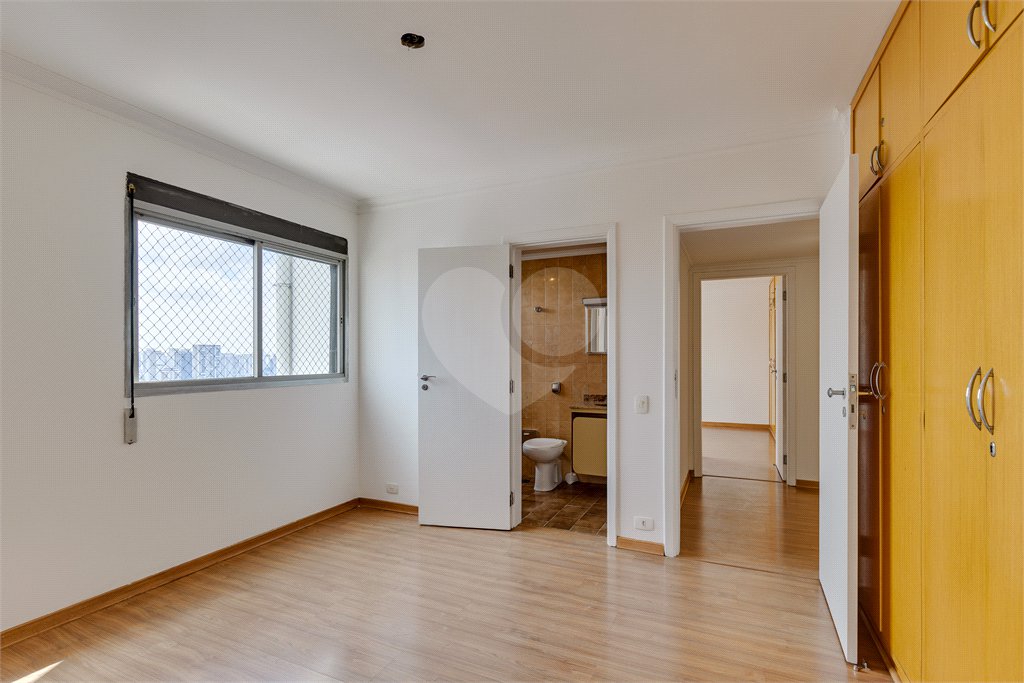 Apartamento à venda com 4 suítes em Campo Belo, São Paulo, SP