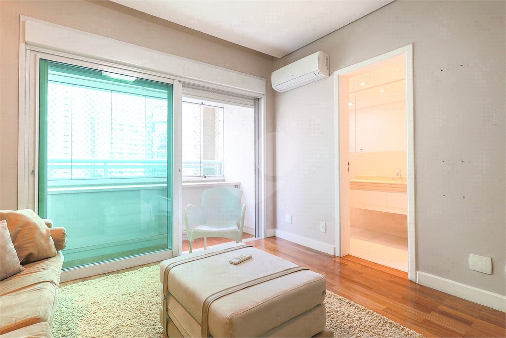 Apartamento à venda com 4 suítes,  em Jardim Paulistano, São Paulo, SP