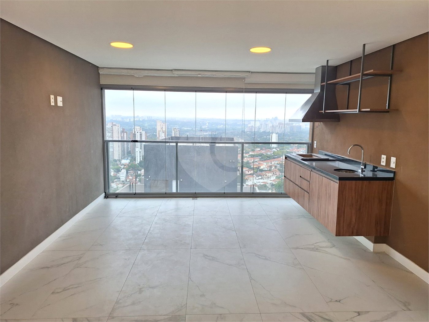 Apartamento à venda com 3 suítes em Sumarezinho, São Paulo, SP
