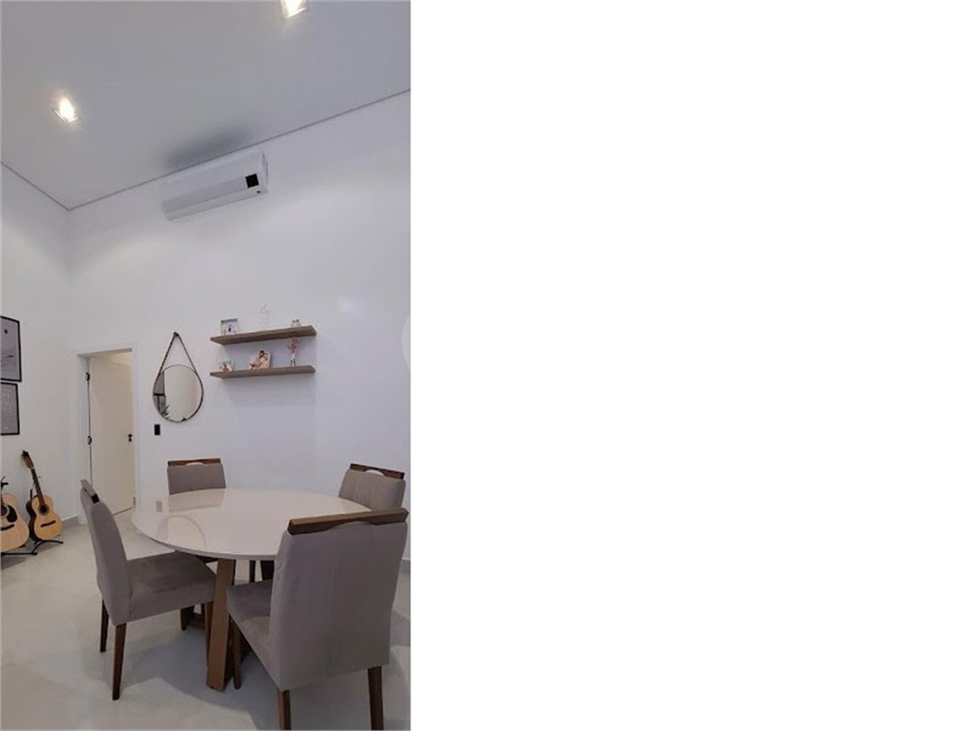 Casa à venda com 2 quartos, sendo 1 suíte, no condomínio Jardim Park Real, Indaiatuba - SP