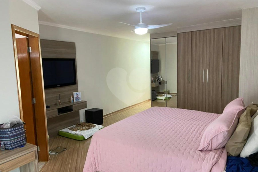 Sobrado à venda com 4 quartos, sendo 2 suítes, em Vila Alpina, Santo André, SP