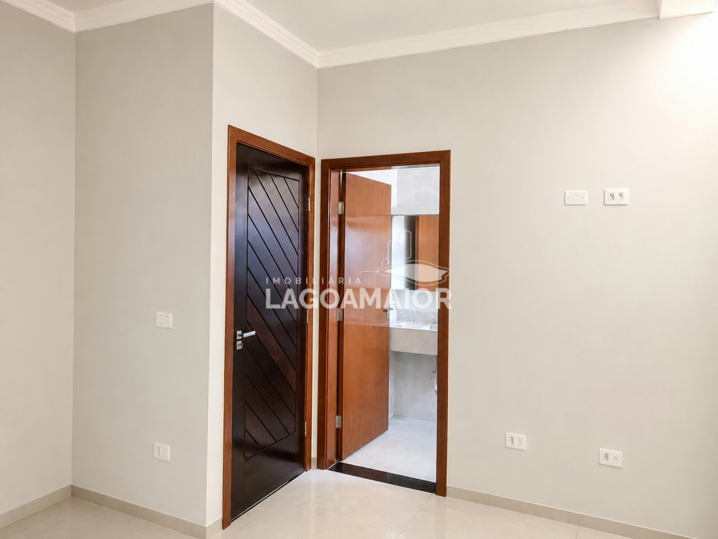 Casa para alugar com 3 quartos, sendo 2 suítes,  em Jardim Das Acácias, Três Lagoas, MS