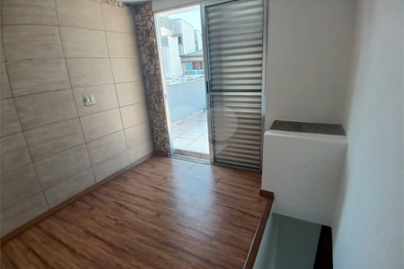 Casa à venda com 4 quartos, sendo 2 suítes, em Vila Gustavo, São Paulo, SP