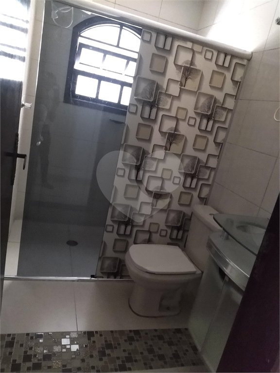 Sobrado à venda com 3 quartos, sendo 1 suíte,  em Residencial Rancho Grande, Itaquaquecetuba, SP