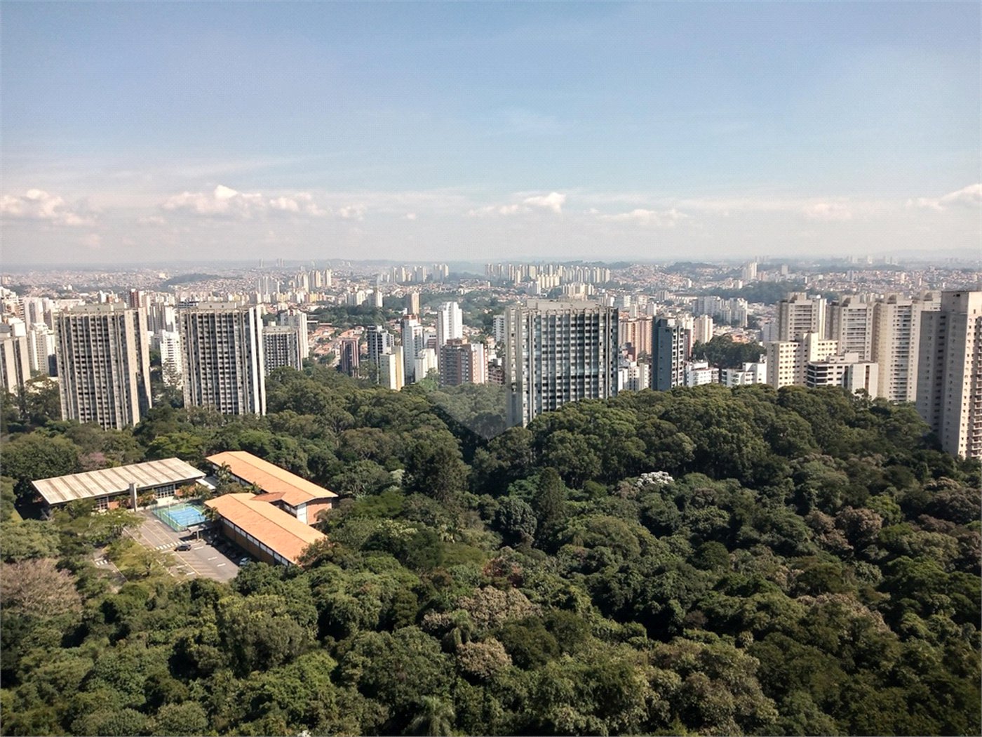 Apartamento à venda com 3 suítes em Vila Suzana, São Paulo, SP