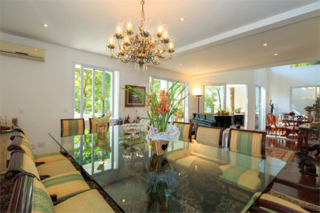 Casa à venda com 4 suítes no condomínio Vila Alba, São Paulo - SP