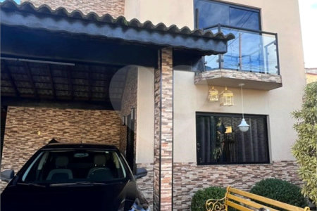 Sobrado à venda com 3 quartos, sendo 1 suíte,  em Jardim Modelo, Suzano, SP