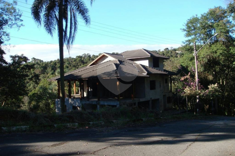 Casa à venda com 4 suítes em Serra da Cantareira, Mairiporã, SP