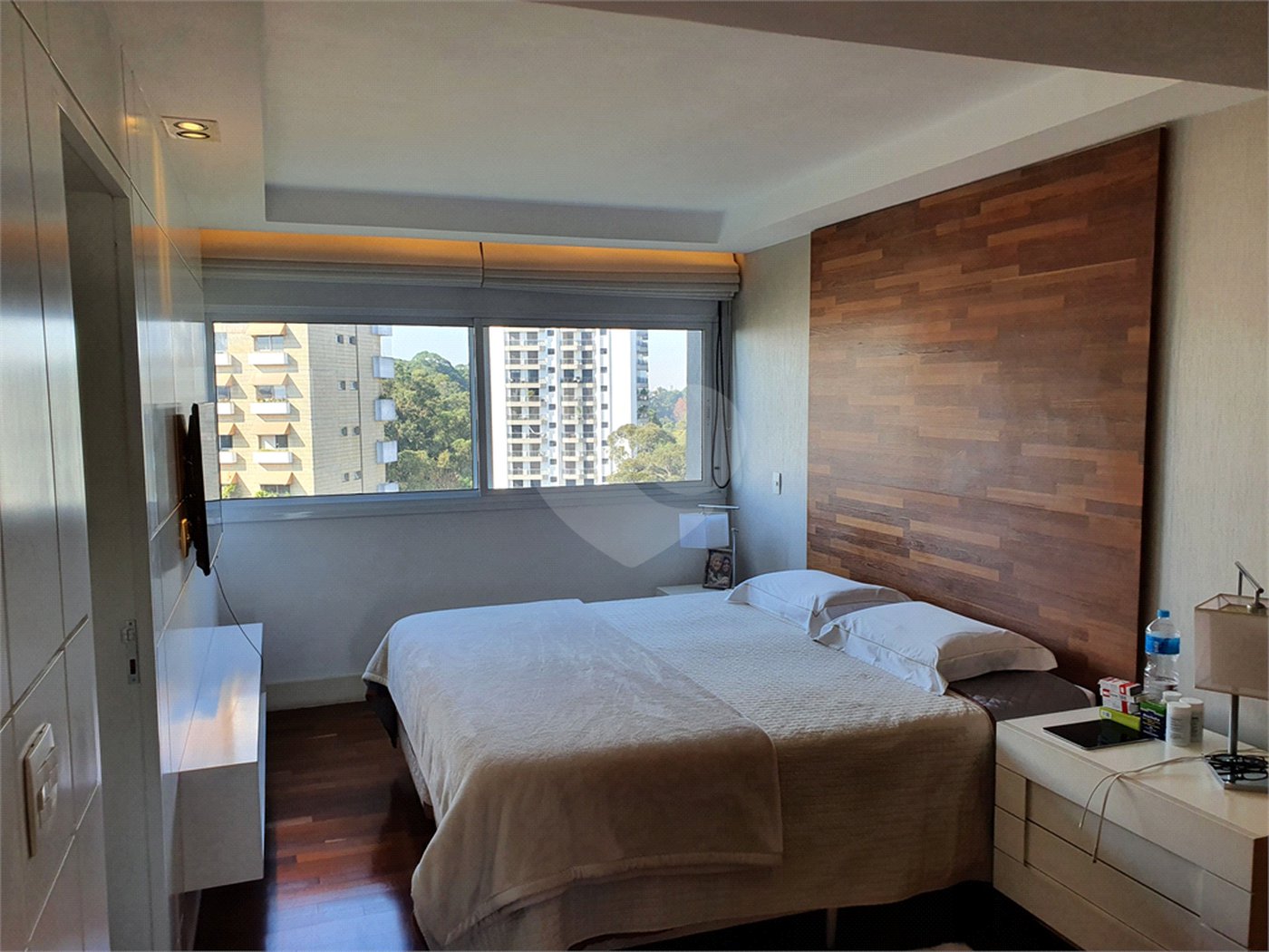 Apartamento à venda com 3 quartos, sendo 2 suítes, em Alto da Boa Vista, São Paulo, SP